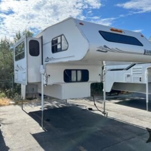 2003 Lance 921